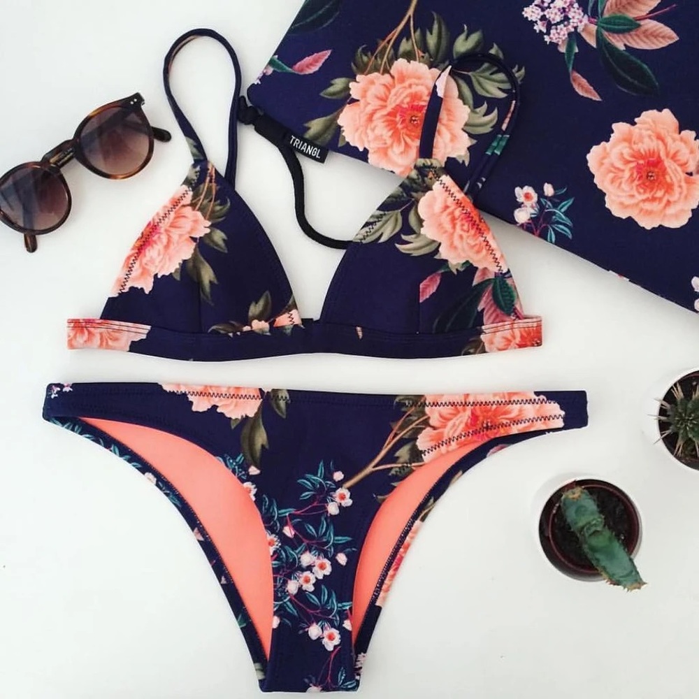 TRIANGL Bikini + Pouch bag